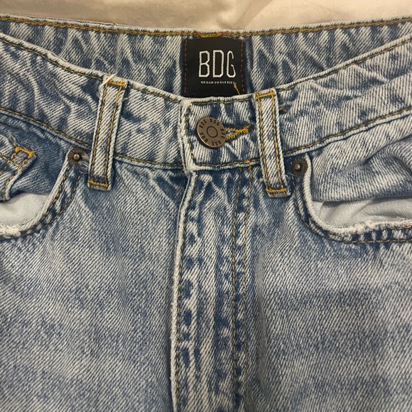 BDG CROPPED ANKLE DISTRESSED JEAN - Picture 5 of 5